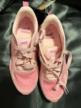 Avia Pink Women's Lightweight Walking Sneakers, size 7 1/2